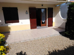 Appartement à 300m de la plage de Nauzan avec terrasse, 5 couchages, animaux acceptés - FR-1-494-79